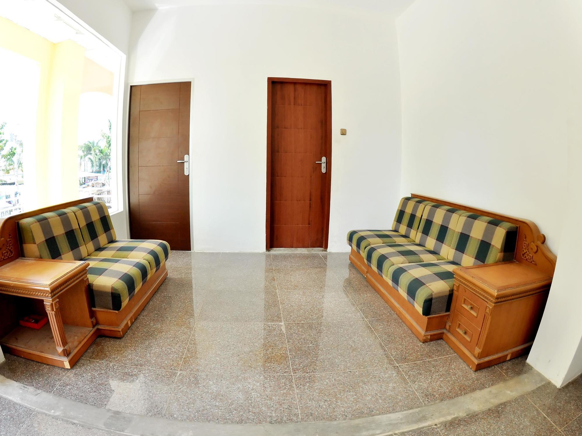 Ds Colive Peterongan Hotel Semarang Eksteriør billede
